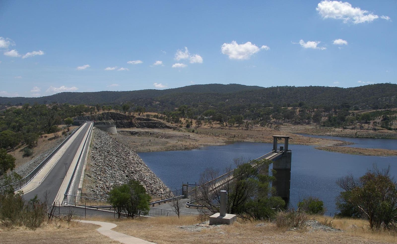 Water Storage and Tank Services in Canberra: Government and Institutional Water Storage in the Capital